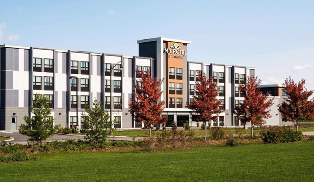Microtel Inn & Suites by Wyndham Aurora