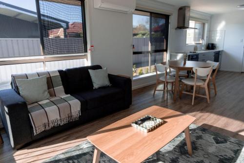 Modern 2-BHK House in the Heart of Armidale CBD