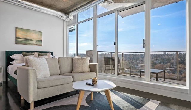 Modern Beltline Studio Balcony Views – Near 17th in Calgary