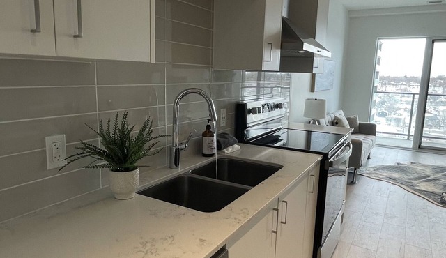 Modern Condo in Downtown Cambridge- monthly options .