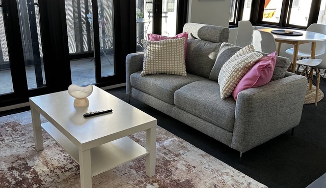 My Zen on Flinders - chic, light filled, centrally located 1 bedroom apartment