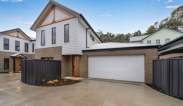 New central three bed townhouse
