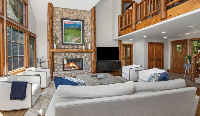 New! Cordillera Ranch| On Golf Course| Hot Tub| Game Room| AC|20 mins to Ski