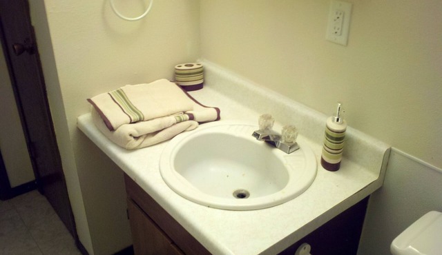Nice 1-bedroom apartment in Underwood. One month minimum.