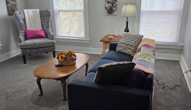 Nice 2-bedroom house with AC in enjoyable Springfield
