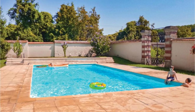 Nice Apartment In Ocquerre With Swimming Pool