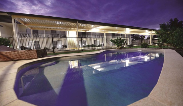 Oaks Middlemount Suites