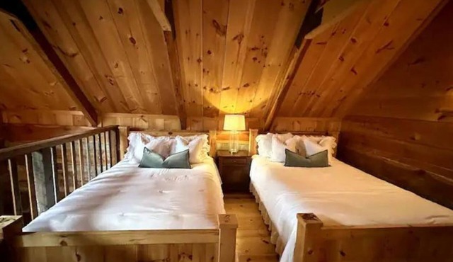 Old Waverly Thinking Cabin