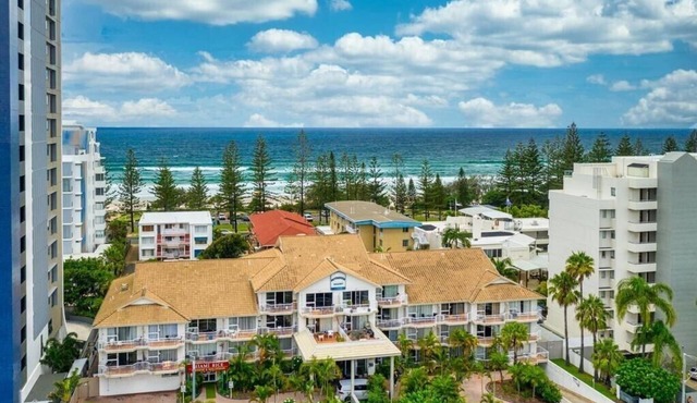 Outrigger Burleigh