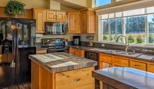Peaceful Pastures: Peaceful, immaculate home near Dungeness Wildlife Refuge