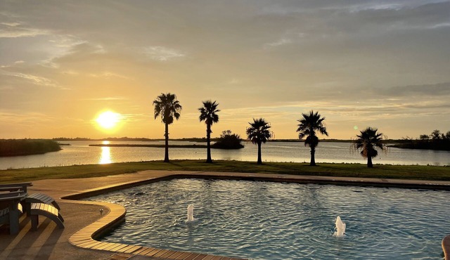 Peninsula Point- Hackberry's Paradise- Secluded home on 12 Acres