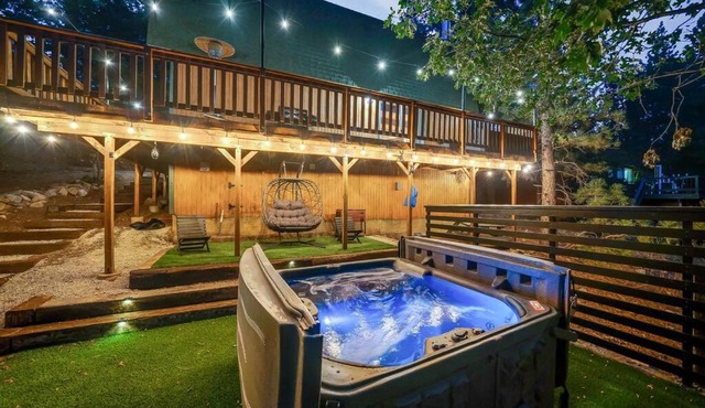 Pine Den Cabin: Arcade+Fire Pit+BBQ
