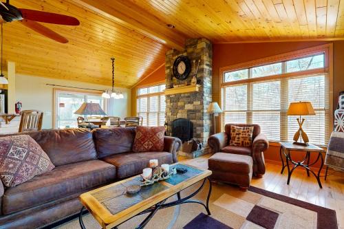Pool & Beach Access! 'Lake Arrowhead Hideaway'