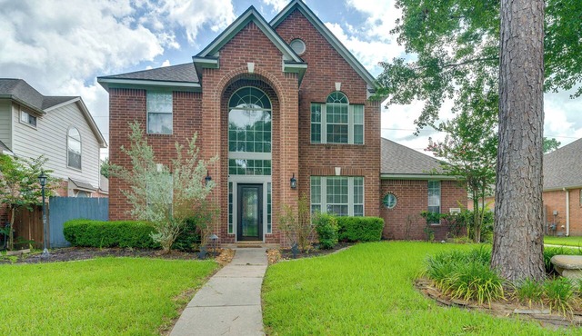 Pool & Shared Game Area! Home 7 Mi to Dtwn Tomball