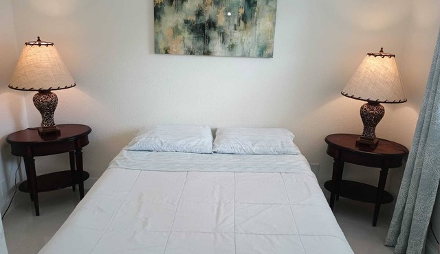 Private accommodation Located 10 minutes from downtown, 5 from airport