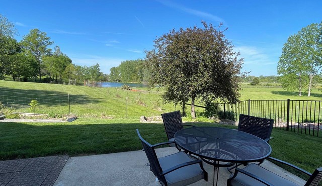Private Entry Basement Suite Pond & Farm View Pet Friendly Quiet Home