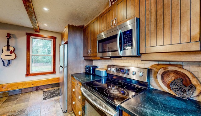 Pura Via: Northwinds Escarpment- Bed and Breakfast - near skiing with hot tub