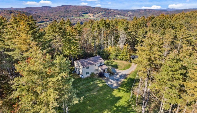 Quechee House with Dream Kitchen & Club Access