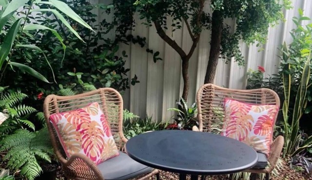 Quiet and spacious 2 Bed 1 bath Townhouse