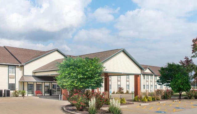 Ramada by Wyndham Springfield North