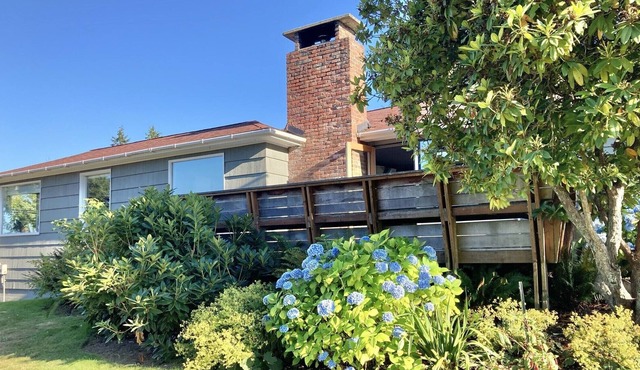 Relaxing Vashon Getaway -Private 2 BD House w/view