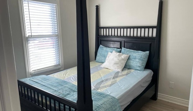 RENOVATED | 2BED|2 BATH| SLEEP 5| HOUSE