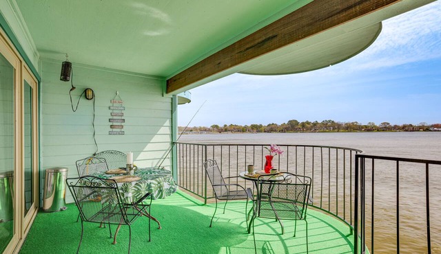 Resort-Style Lake Conroe Retreat w/Balcony & View