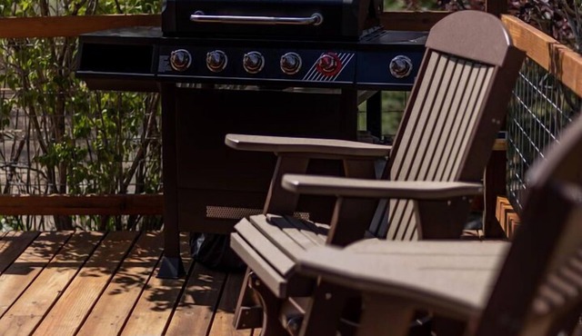 River Frontage Firepit Pet-Friendly