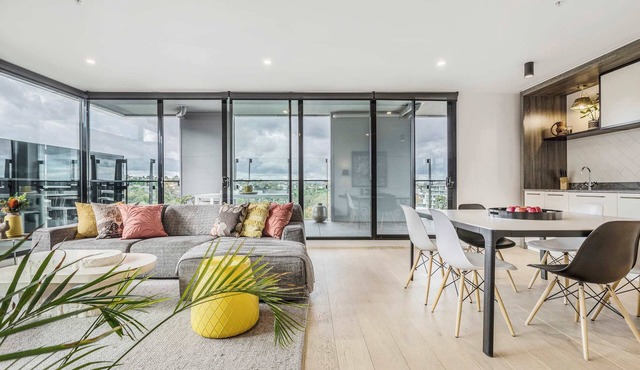 Riverside top-floor apartment with Yarra views