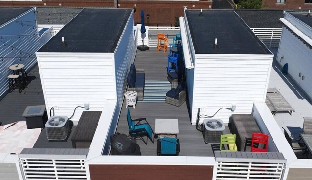 Rooftop Deck | Water & C.P. Views | Modern Condo