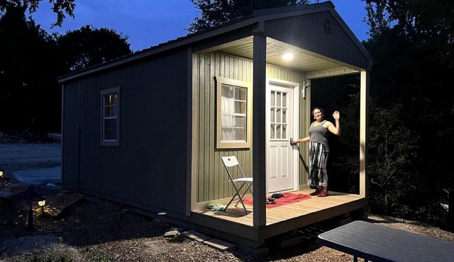 Rustic Cabin for Memorable Glamping Experience in Jacksboro, Texas