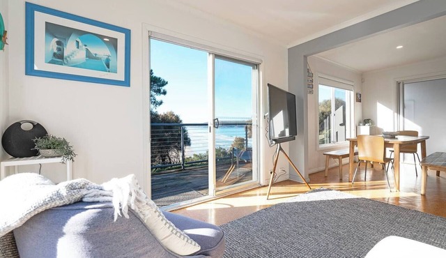 Seascape Cottage Headland Stay near Whale Watching