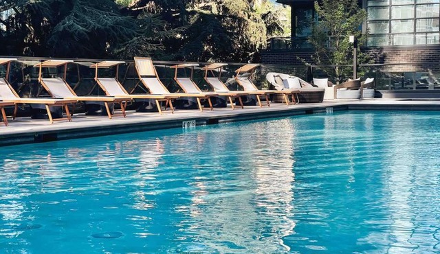 Second House Boren-Come Relax by the Pool or Unwind in the Sauna!