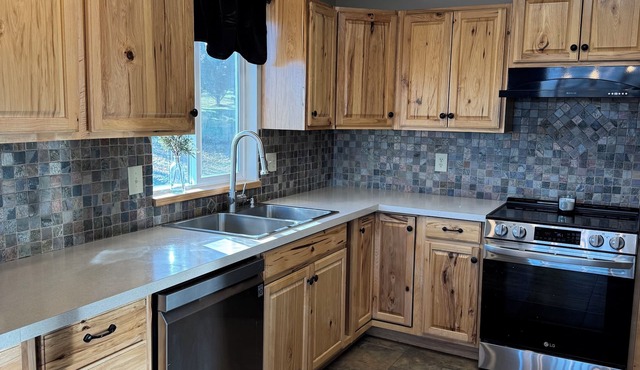 Selah Country, elbow room, acreage, view!