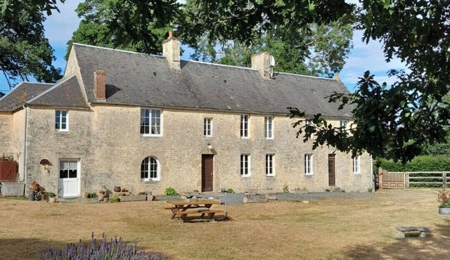 Self-catering cottage near Port-En-Bessin and the D-Day landing beaches