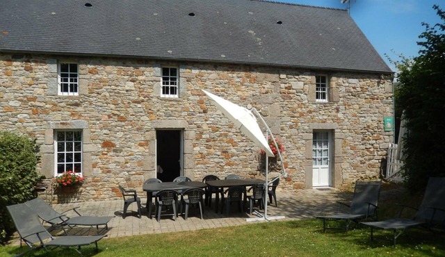 Semi-detached house with 4 bedrooms at Manoir de la Barguignerie