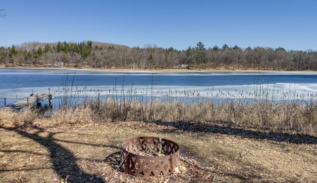 Serene Park Rapids Cabin: Fire Pit, Lake Access!