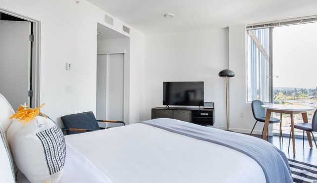 Sleek Downtown Bellevue Studio w/Gym, W/D, near shops, by Blueground