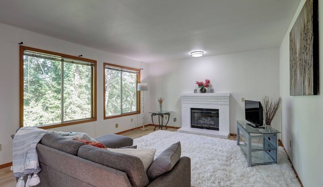 Spacious 5BR Home | Sleeps 14 | Perfect for Groups & Extended Stays