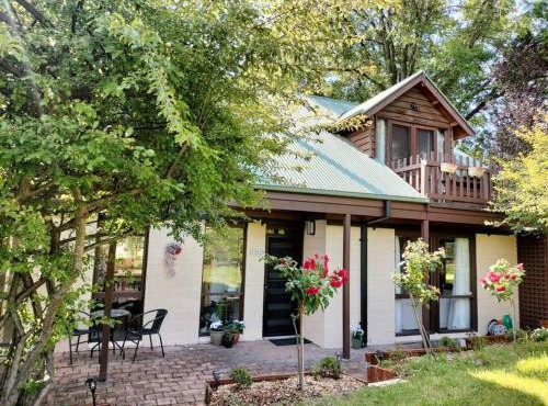 Spacious and Central 5 bedroom Home