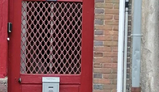 spacious, comfortable accommodation 1 h 15 from Paris in Courtenay