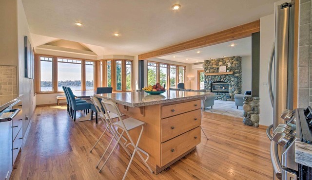 Spacious Lake Stevens Home w/Fire Pit, Patio