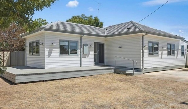 Spacious Restored Home – Walk to Town | Comfort & Character