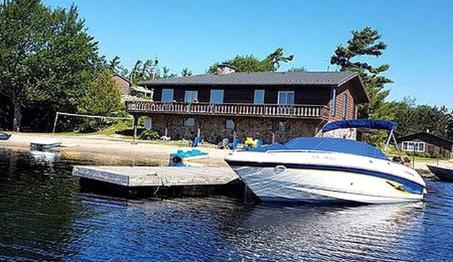Spacious Waterfront Cottage Rental for a Family-Friendly Getaway on Georgian Bay, Ontario