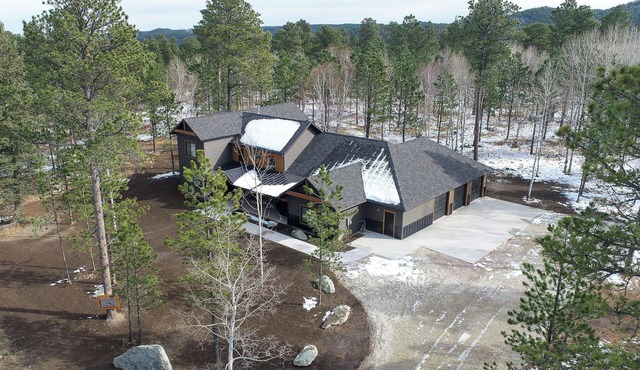 Spacious Zero-Entry 3400 Sq. Ft. Lodge on 2 Acres w/Clubhouse Access!
