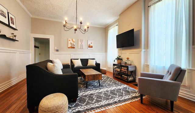 St. Louis Modern Retreat - Spacious, Family-Friendly, Convenient Location!