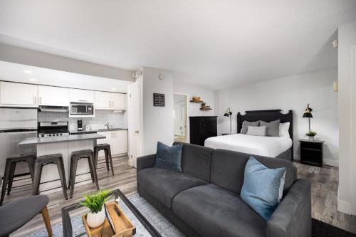 Studio Condo @ North Creek|Pool/Hot Tub/Crave TV