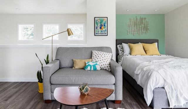 Styled Studio - Central to all Seattle Attractions