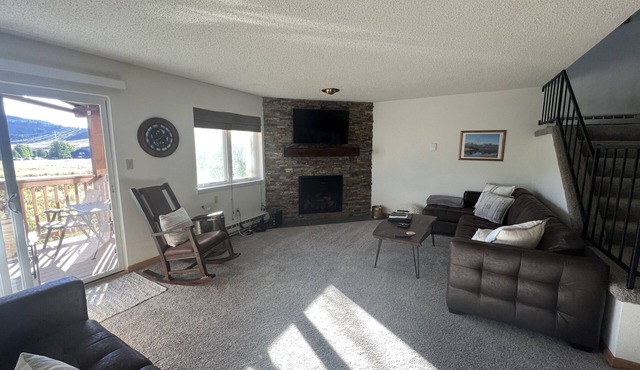 Summit County Gem-minutes from all the slopes! Views & amenities sure to please.