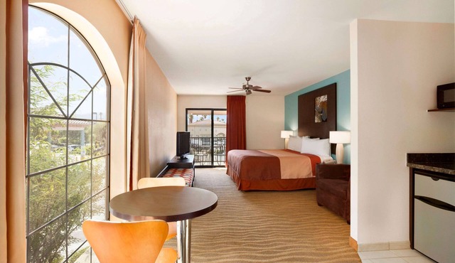 Super 8 by Wyndham Indio
